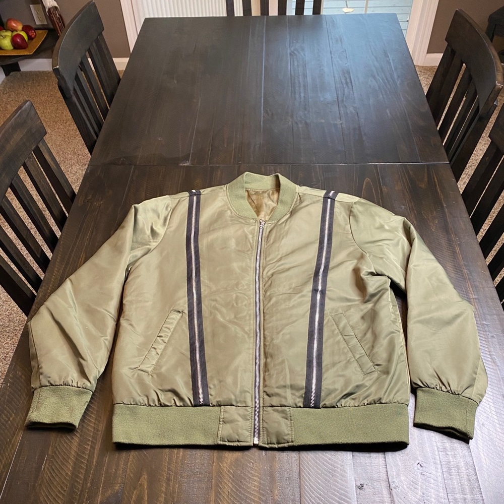 Bomber jacket - Picture 2 of 3